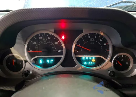 2010 Jeep Wrangler Unlimited Sahara z USA, uszkodzony, nr VIN 1J4BA5H12AL140495